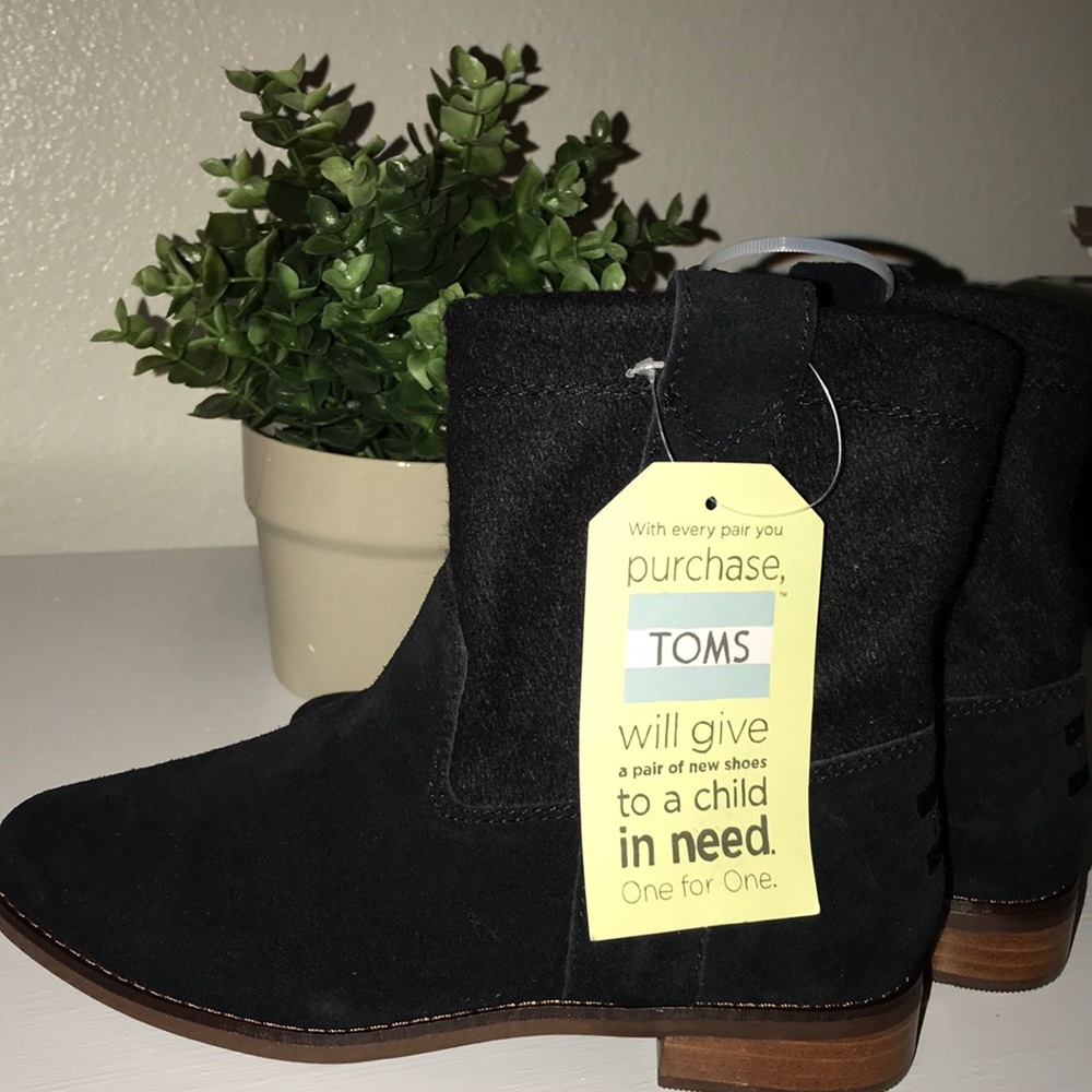 TOMS New Women’s Black suede wool contrast
